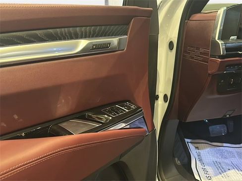 New 2026 Cadillac Escalade ESV Luxury w/ LPO, Radiant Package image 16