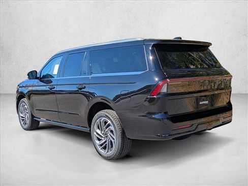 New 2025 Lincoln Navigator L Reserve AWD/4WD image 2