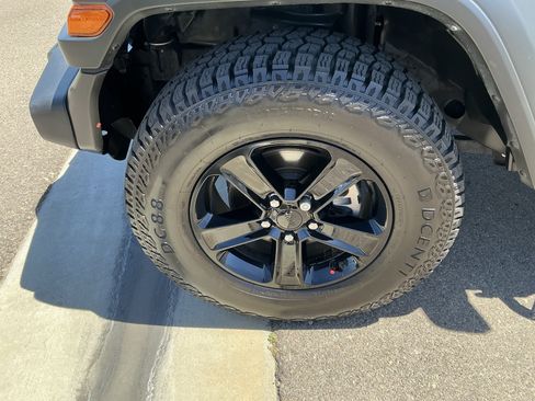 Used 2021 Jeep Wrangler Unlimited Sport AWD/4WD image 10