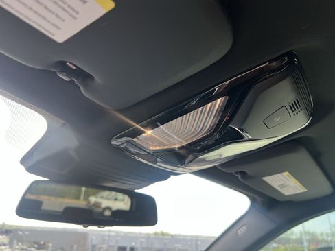 Used 2024 BMW X5 xDrive40i w/ M Sport Package image 24