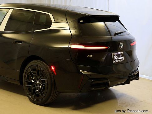 New 2026 BMW iX xDrive60 image 8