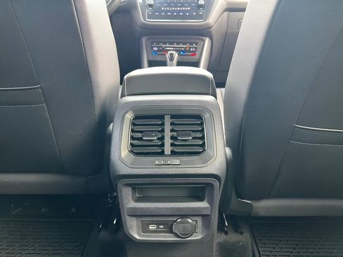 Used 2022 Volkswagen Tiguan SE image 23