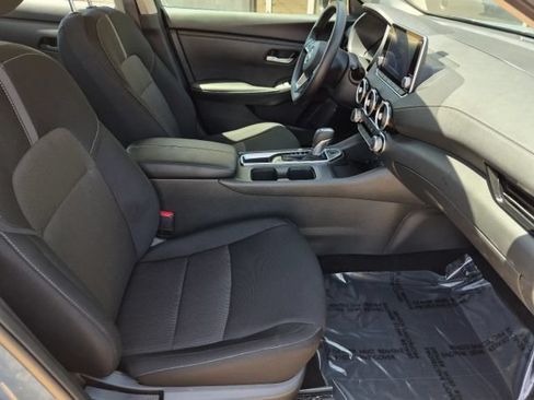 Used 2025 Nissan Sentra SV FWD image 14