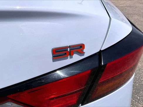 Used 2024 Nissan Altima 2.5 SR FWD image 10