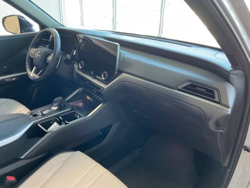 Used 2025 Lexus TX 500h AWD w/ Technology Package image 20