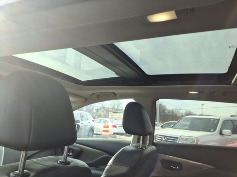 Used 2018 Nissan Murano SL w/ Moonroof Package image 15