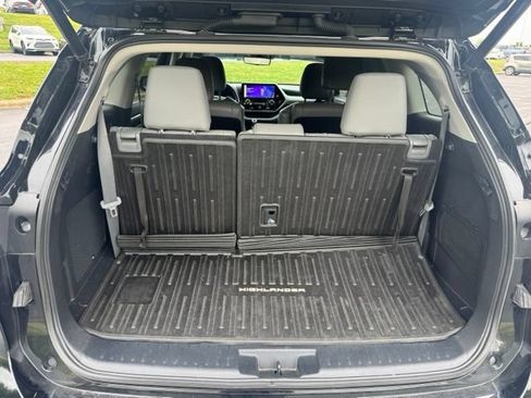 Used 2023 Toyota Highlander Platinum AWD/4WD image 15