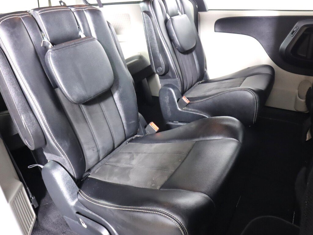 Used 2019 Dodge Grand Caravan SXT FWD image 35