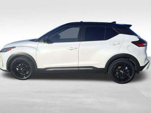 Used 2022 Nissan Kicks SR w/ Premium Package image 5