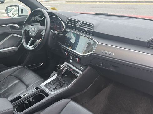 Used 2020 Audi Q3 2.0T Prestige w/ Prestige Package image 17