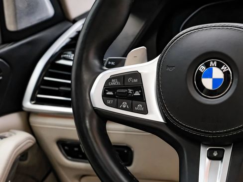 Used 2020 BMW X7 M50i w/ Dynamic Handling Package AWD/4WD image 15