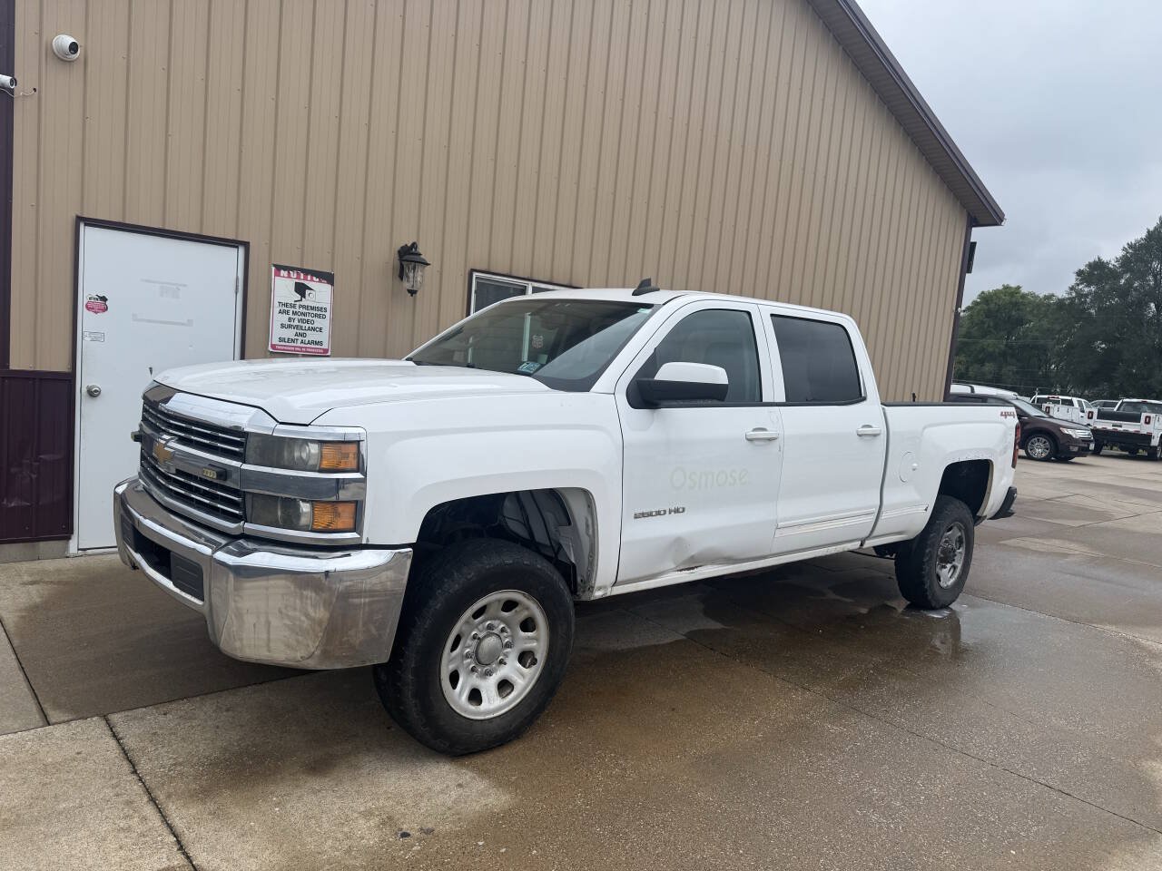 Used 2015 Chevrolet Silverado 2500 LT AWD/4WD image 2