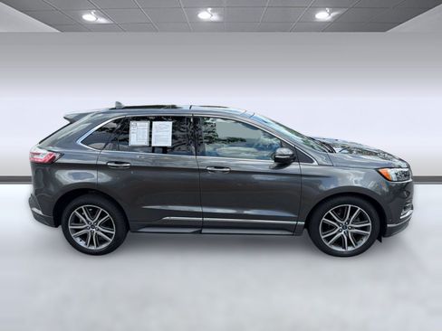 Used 2019 Ford Edge Titanium w/ Equipment Group 301A FWD image 8