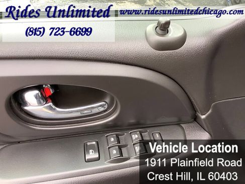 Used 2007 GMC Envoy SLE image 11