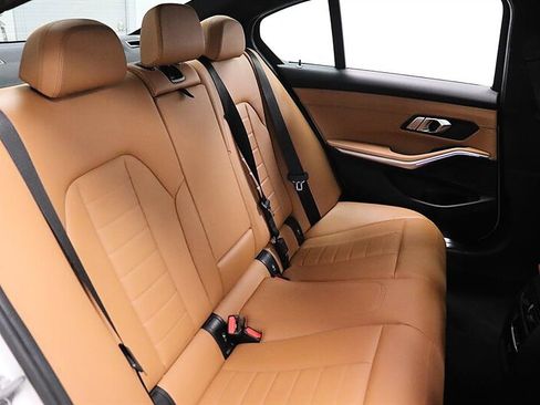 Used 2021 BMW 330i Sedan w/ Premium Package RWD image 17