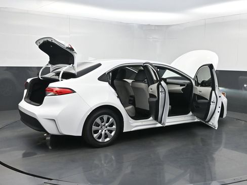 Used 2023 Toyota Corolla LE FWD image 36