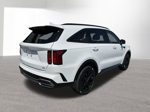 Certified 2023 Kia Sorento SX AWD/4WD image 3