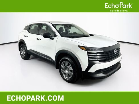 Used 2025 Nissan Kicks S FWD image 1