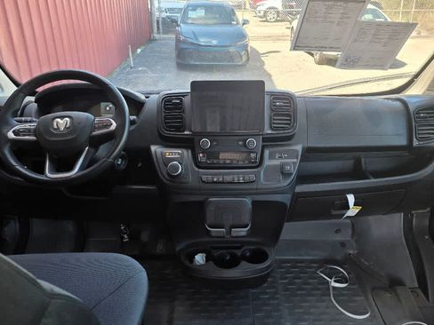 Used 2024 RAM ProMaster 3500 FWD image 5