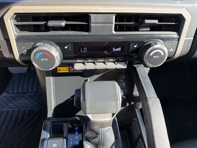 Used 2024 Toyota Tacoma SR5 AWD/4WD image 23
