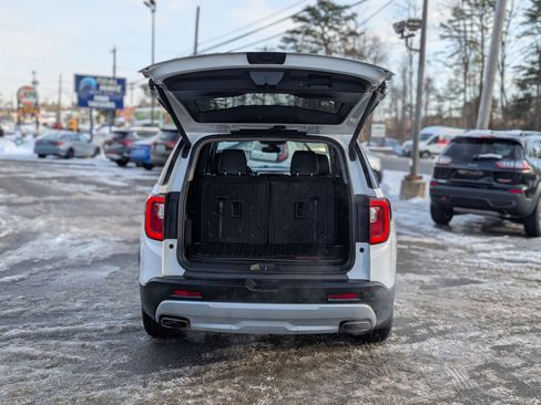 Used 2022 GMC Acadia SLT w/ LPO, Floor Liner Package image 40