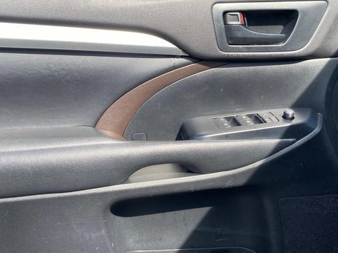 Used 2015 Toyota Highlander Plus image 14