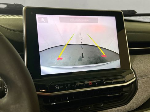 Used 2022 Jeep Compass Latitude image 13