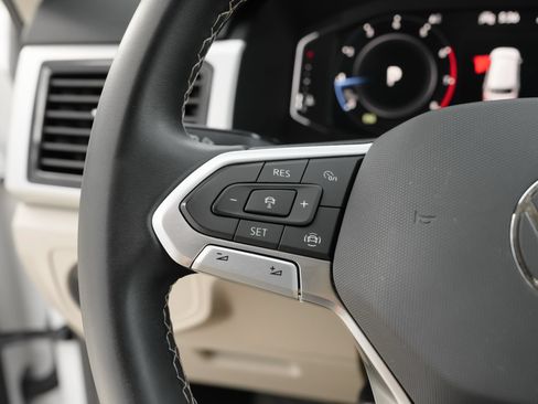 Used 2023 Volkswagen Atlas SE AWD/4WD image 18