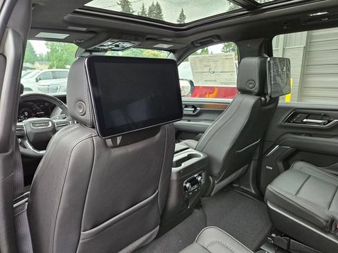 New 2026 GMC Yukon XL Denali w/ Denali Reserve Package AWD/4WD image 18