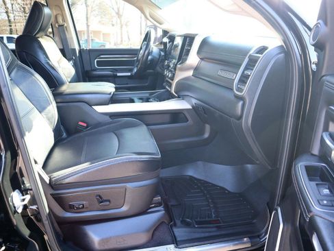 Used 2019 RAM 3500 Laramie image 16