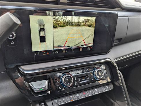 Used 2024 GMC Sierra 2500 AT4X image 11