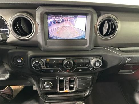 Used 2023 Jeep Wrangler Unlimited w/ Cold Weather Group image 22