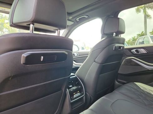 Used 2024 BMW X5 xDrive40i w/ Premium Package image 11