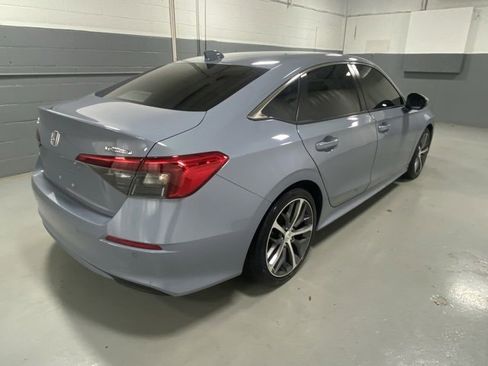 Used 2022 Honda Civic Touring image 3