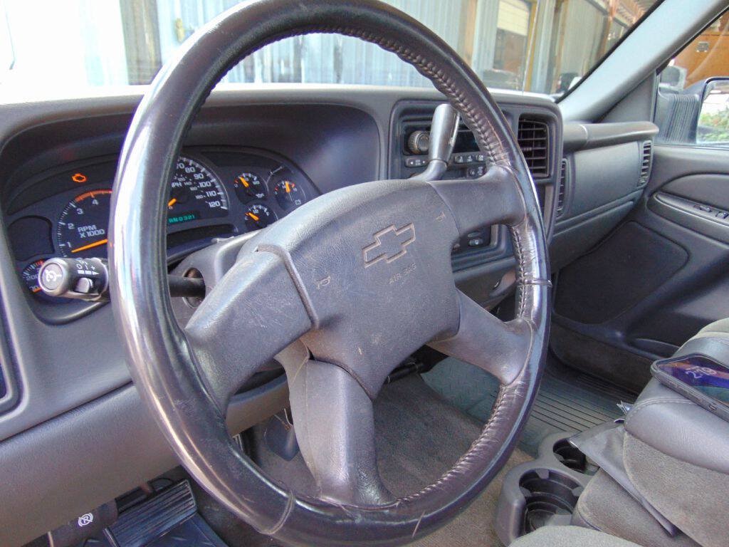 Used 2004 Chevrolet Silverado 2500 LS w/ Snow Plow Prep Package AWD/4WD image 30