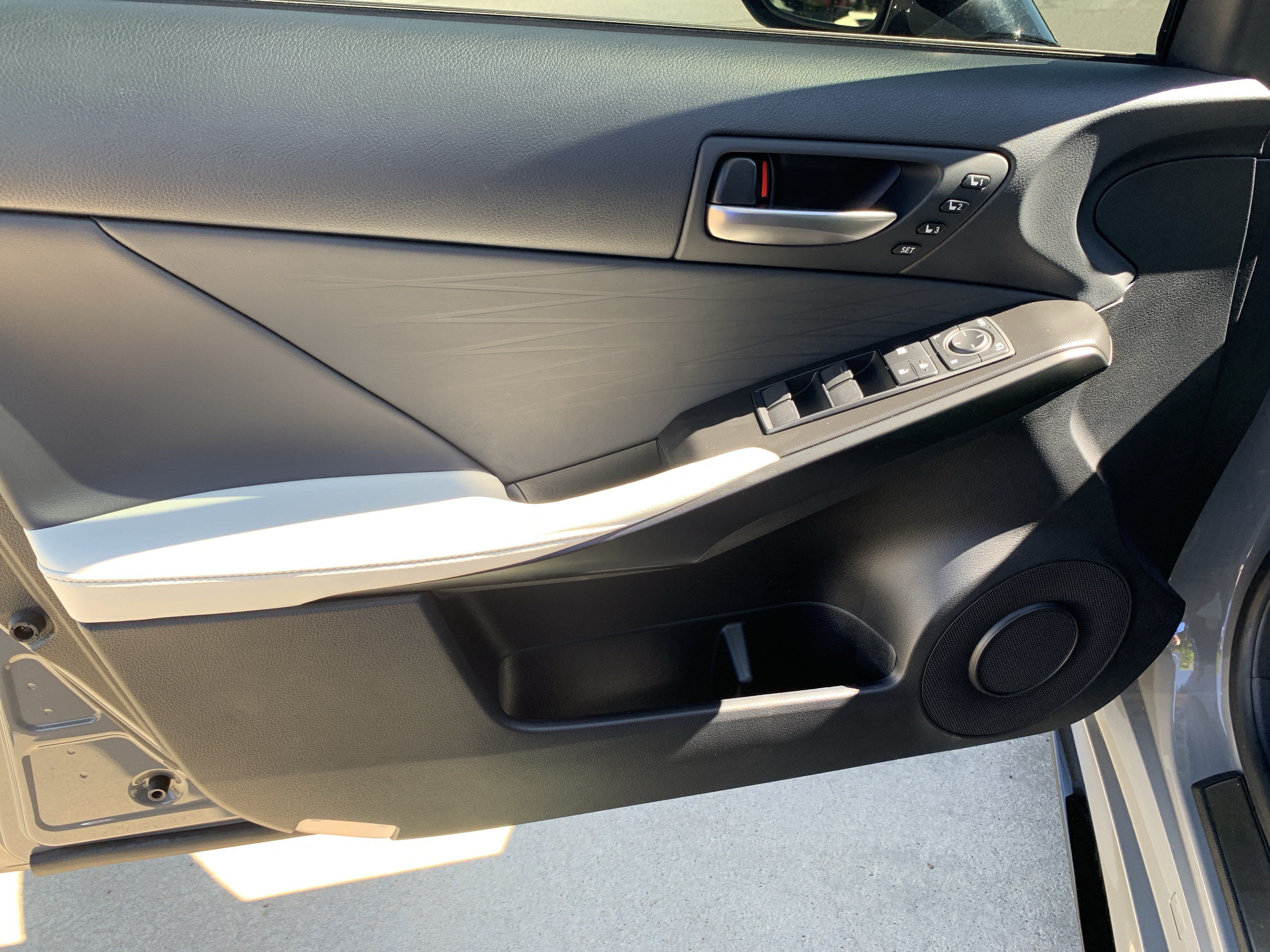 Used 2025 Lexus IS 350 F Sport RWD image 14
