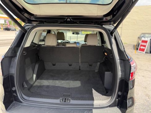 Used 2017 Ford Escape Titanium image 22