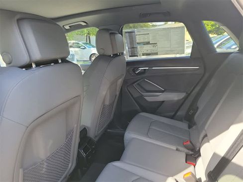 New 2025 Audi Q3 2.0T Premium image 12