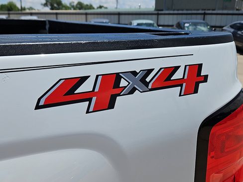 Used 2019 Chevrolet Silverado 1500 W/T w/ WT Convenience Package AWD/4WD image 18