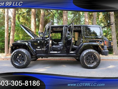 Used 2011 Jeep Wrangler Unlimited 70th Anniversary w/ Connectivity Group AWD/4WD image 28