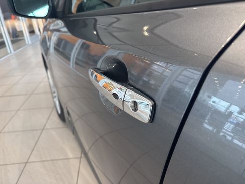 Used 2022 Nissan Leaf S image 12