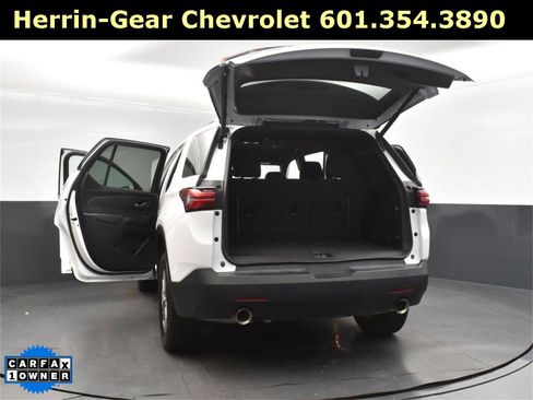 Used 2023 Chevrolet Traverse LT image 55