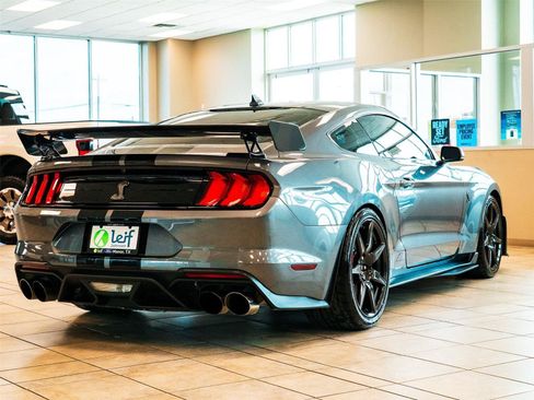 Used 2021 Ford Mustang Shelby GT500 w/ Carbon Fiber Track Pack RWD image 6