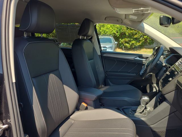 Used 2022 Volkswagen Tiguan SE FWD image 18