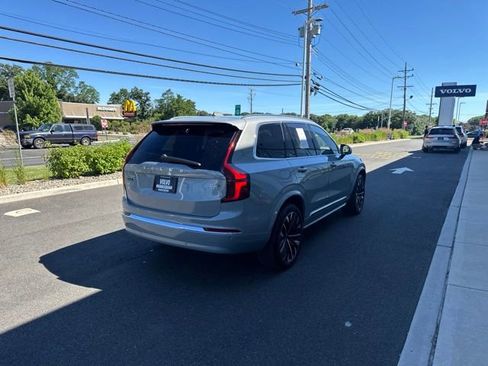 Certified 2025 Volvo XC90 B6 Plus AWD/4WD image 5