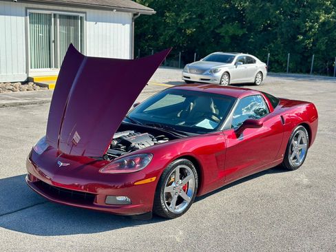 Used 2006 Chevrolet Corvette Coupe w/ Preferred Equipment Group RWD image 33