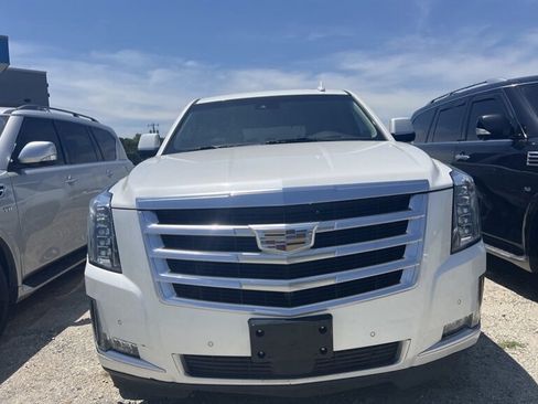 Used 2016 Cadillac Escalade Premium AWD/4WD image 5