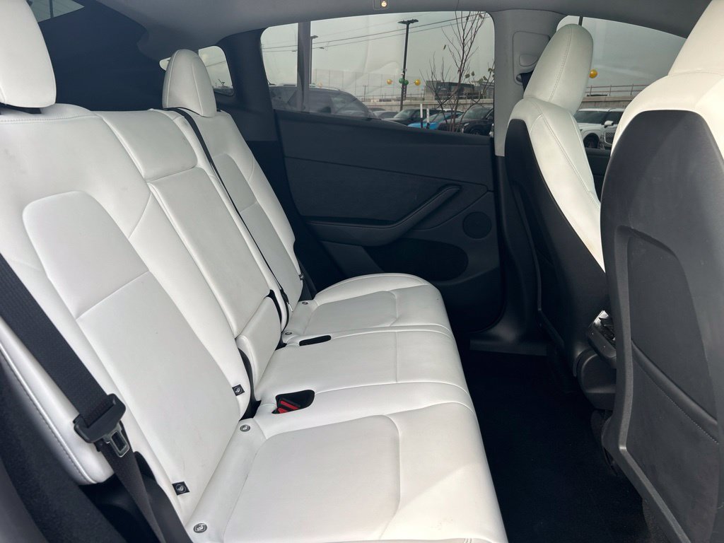 Used 2025 Tesla Model Y Performance AWD/4WD image 30