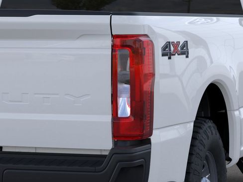 New 2026 Ford F250 4x4 Regular Cab Super Duty image 21