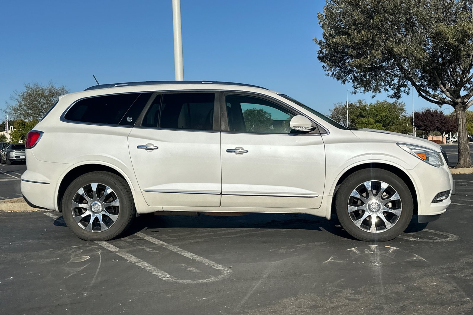 Used 2017 Buick Enclave Leather w/ Enclave Sport Touring Edition AWD/4WD image 3